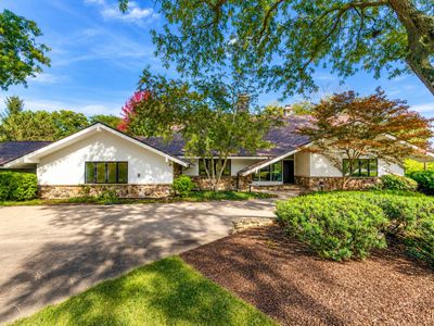 2435 Lexington Dr