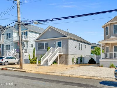 212 Eisenhower Avenue