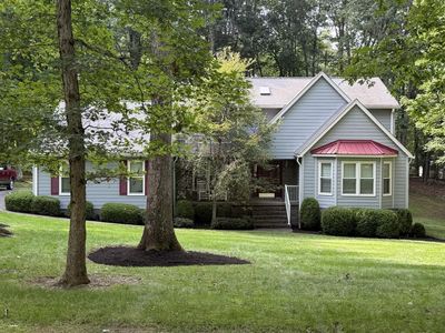 1213 Lake Dr