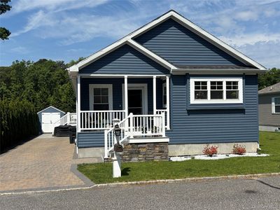 1661 Old Country Road #563