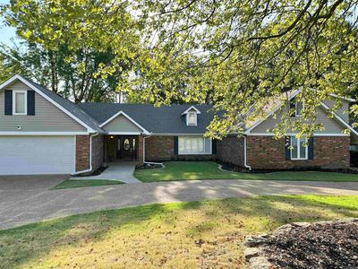 1408 Hillcrest Dr
