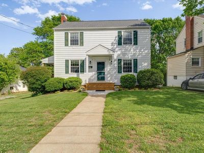 209 Huntington Blvd NE