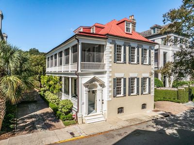 41 King St