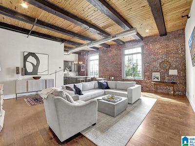 2301 1st Ave N Unit 202