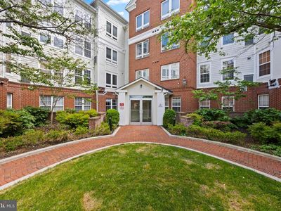 801 S Greenbrier St APT 215