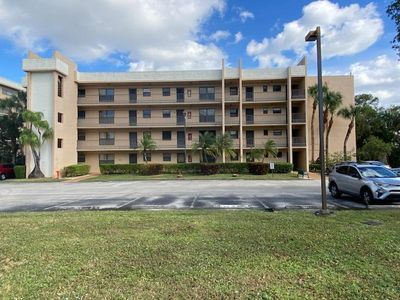 4760 Lucerne Lakes Boulevard W #404