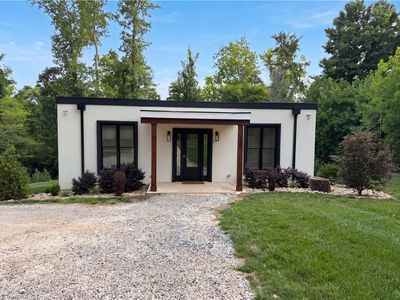 150 Ivory Ln