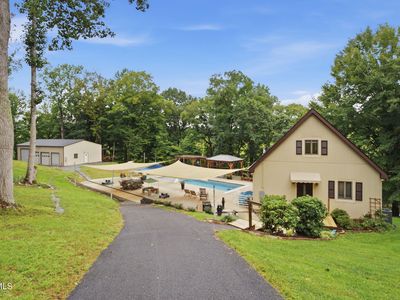 107 Rose Dr
