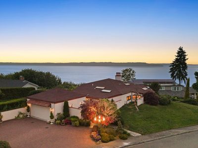 812 S Marine Hills Way