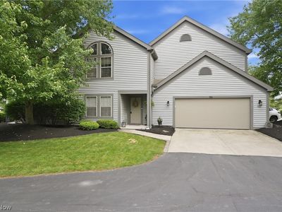 Property at 127 S Bayshore Dr, Columbiana, OH