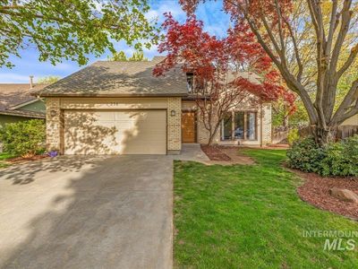 236 E Bayview Ct
