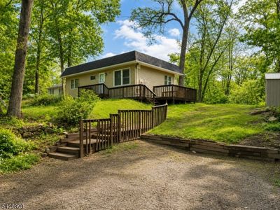 Property at 912 E Walnut Dr, Newton, NJ