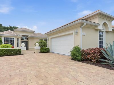 7235 KENSINGTON COURT