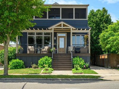 810 W Shore Dr