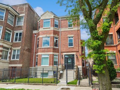 4528 S King Dr #2