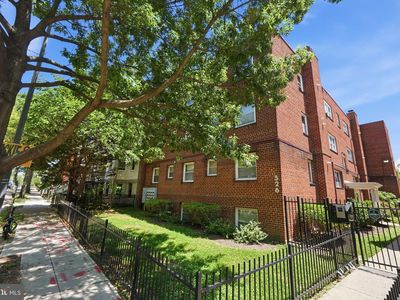 526 Kenyon St NW APT 201
