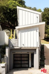 1125 N Beverly Glen Blvd