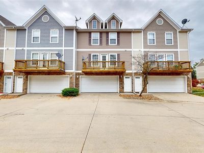 1137 Blackstone Ln