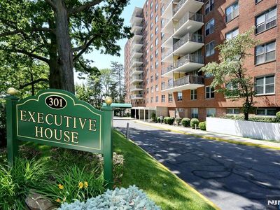 301 Beech St APT 2H