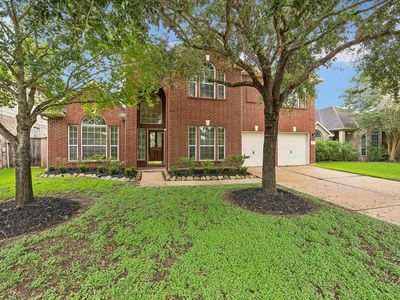 9127 Stoneleigh Dr