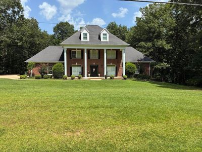 2505 Oakridge Dr