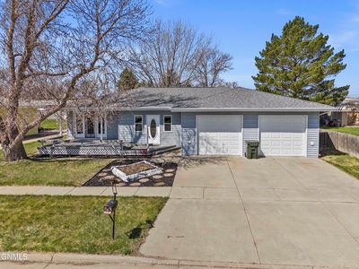 Property at 521 7th Ave NE, Hazen, ND