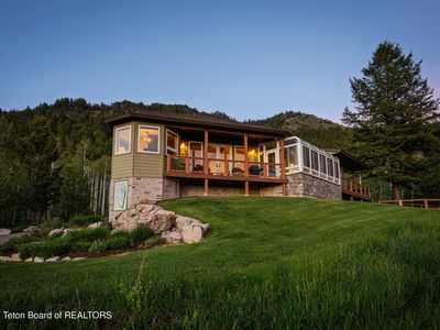 1968 Sunrise Mountain Pl