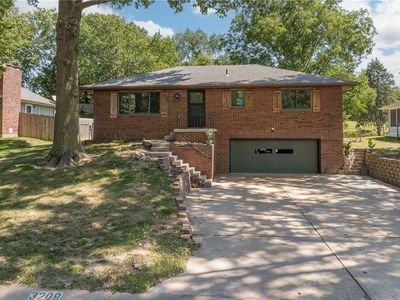 3209 N 36th Ter