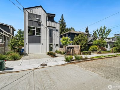 2925 39th Avenue SW