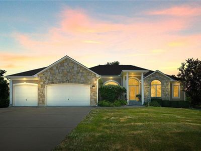 604 NE Twin Brook Dr