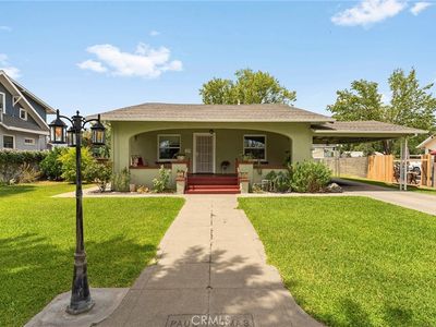 620 1st St