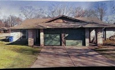 1519 E 66th Ct