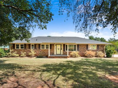 201 Meadowbrook Dr