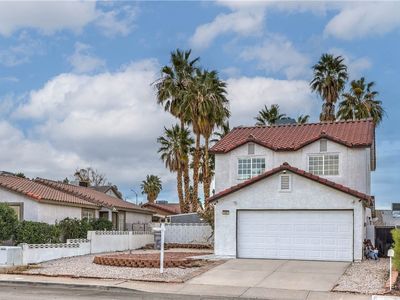 581 Carleton Dr