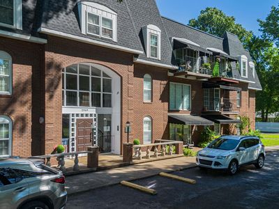 2949 Harrison St APT 207