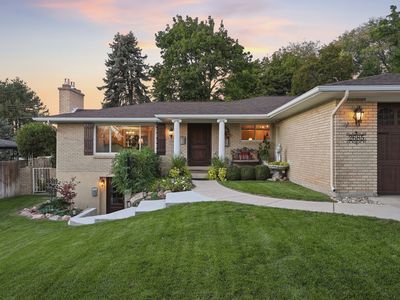 2685 E Craig Dr