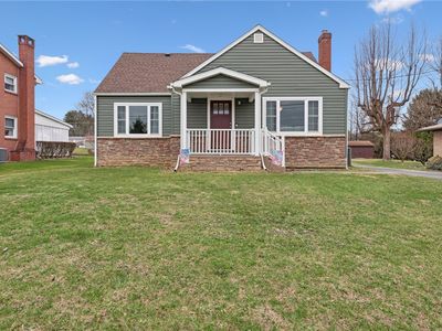1521 Woodlawn Dr