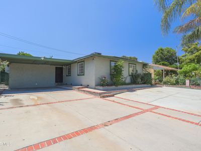 8855 Tyrone Ave