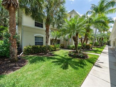 1882 Tarpon Bay Dr S APT 104