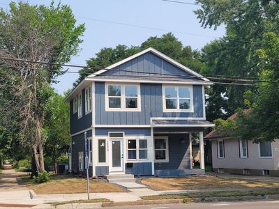 2224 E 42nd St