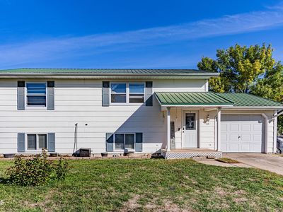 Property at 113 Sturgis Loop, Lincoln, ND