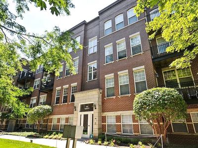 301 W Scott St APT 204