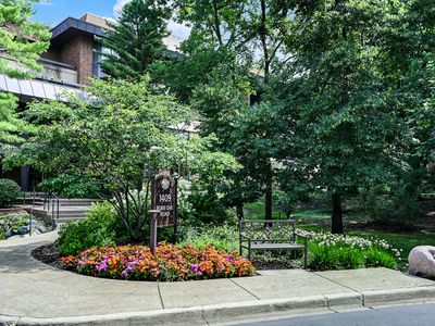 Property at 1409 Burr Oak Rd APT 414A, Hinsdale, IL