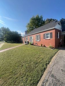 38 W Elm St
