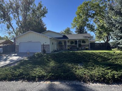 1800 Rolling View Dr
