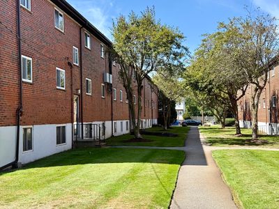 40 Bryon Rd APT 4