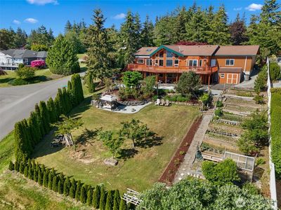 1489 Crestview Drive