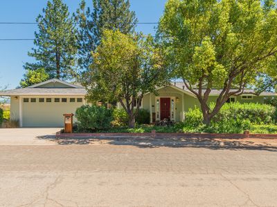 3600 Scenic Dr