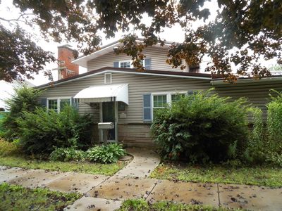 825 E Main St