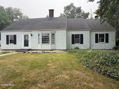 225 W High St